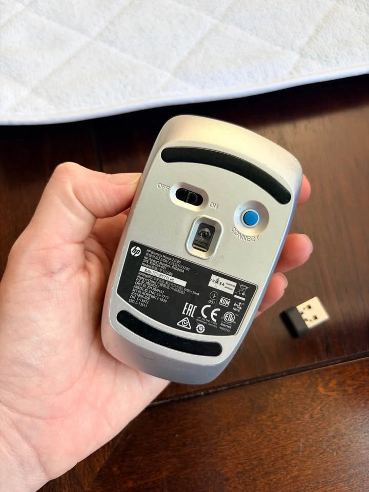 HP wireless mouse (includes batteries) - photo 2