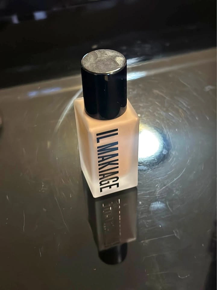 Foundation IL MAKIAGE (shade 120)