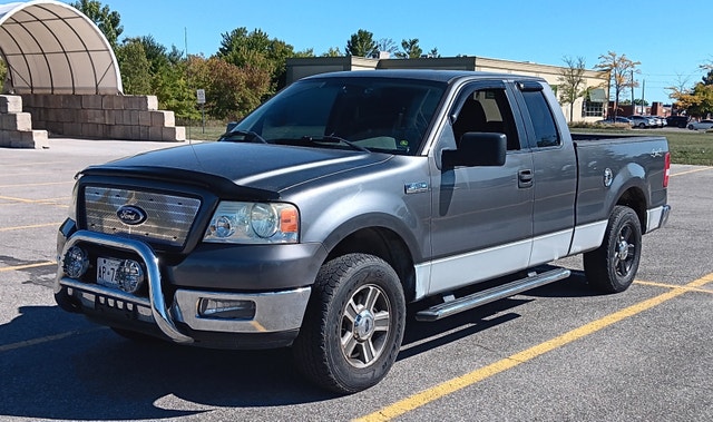 F150 lovers! 2005 4.6L 4x4 pick-up for sale! - photo 2