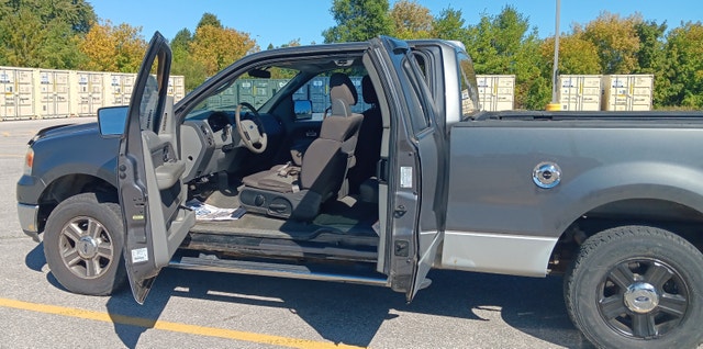 F150 lovers! 2005 4.6L 4x4 pick-up for sale! - photo 3