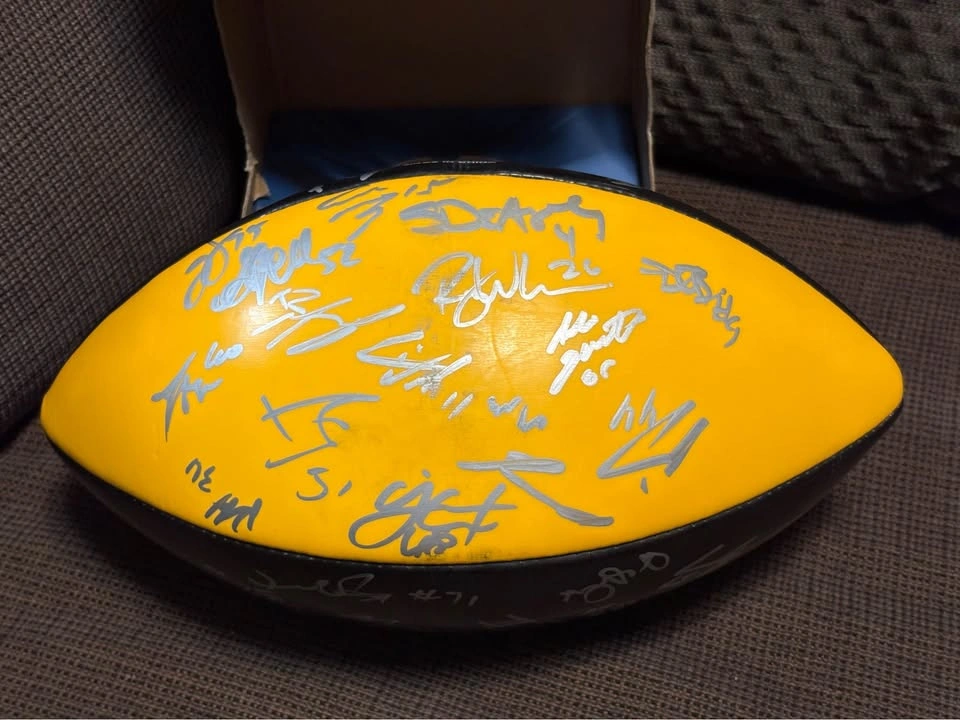 Vintage CFL Hamilton Tiger-Cats SIGNED Wilson Football - photo 4