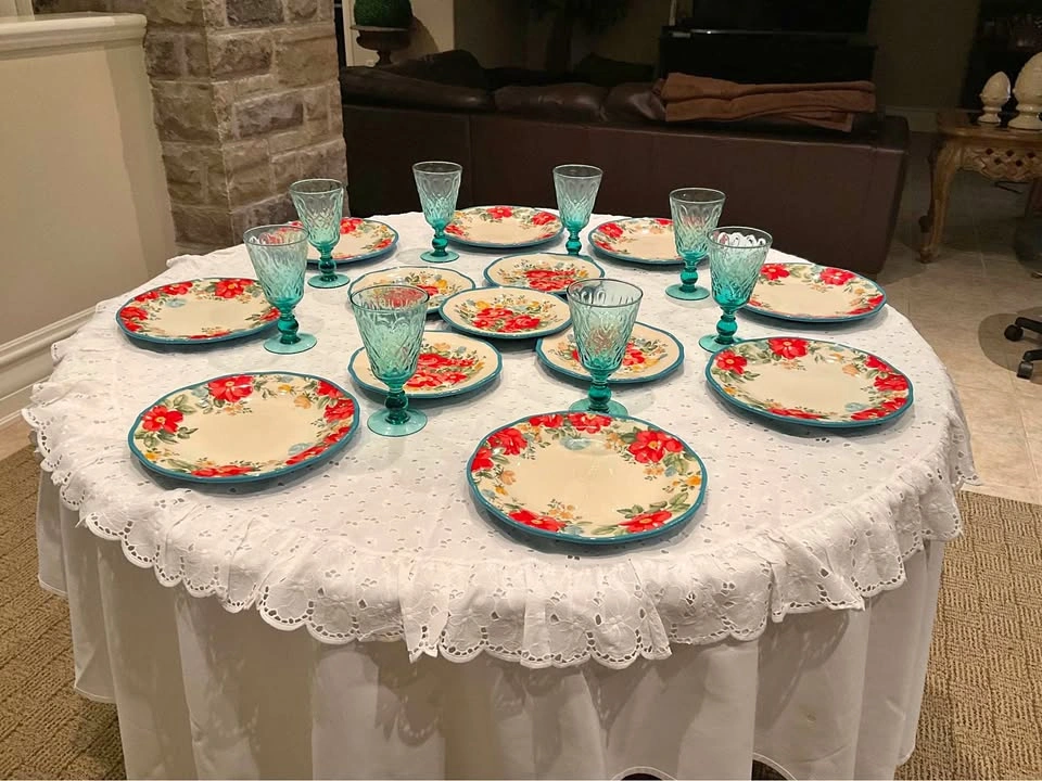 Pioneer Woman Vintage Dinner Plates, Salad Plates & Glasses