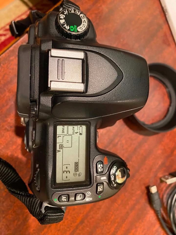 Nikon D-80 with Nikkor 35mm f/1.8 Lens - photo 4