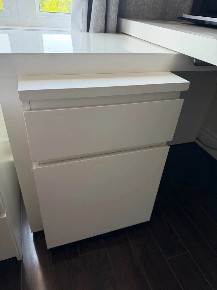 L-Shaped Desk with Drawer - photo 4