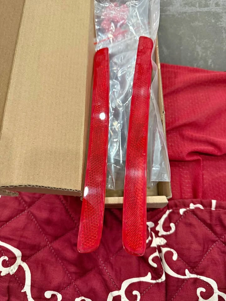 Toyota Corolla Hatchback reflectors