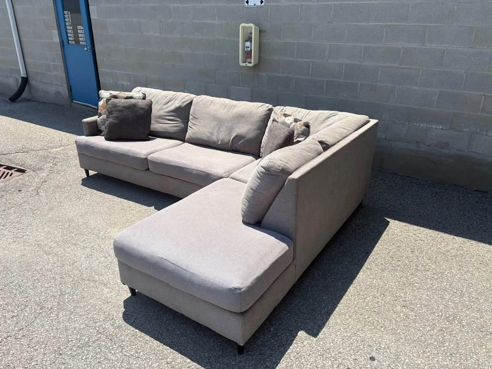 Grey Large Sectional Sofa with Chaise - Free Delivery - photo 2
