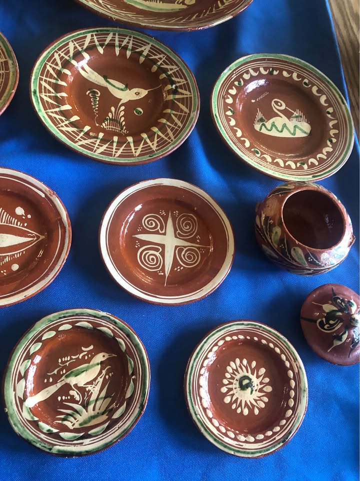 16 piece Tlaquepaque Pottery Dishes - photo 4