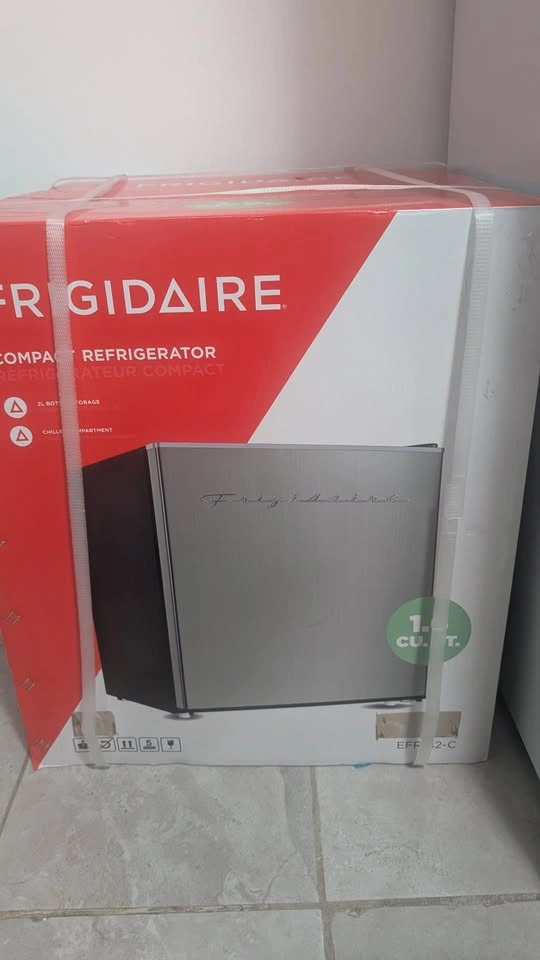 Frigidaire 1.6 Cu. Ft. Mini Refrigerator - photo 3