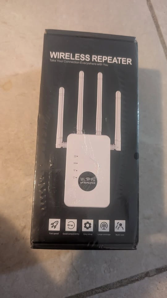 Wireless WiFi Repeater Extender – 4 External Antennas - photo 2