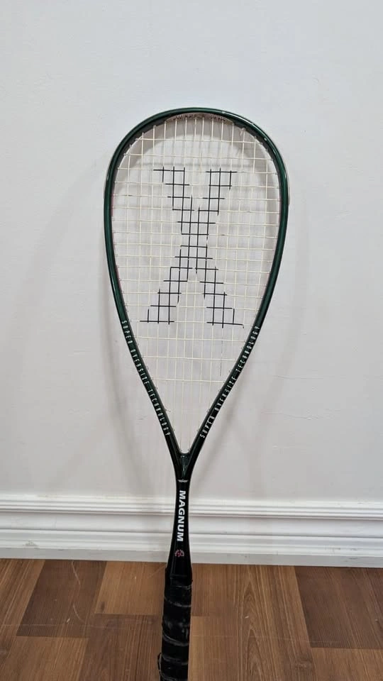 🏸 Magnum Squash Racket – Good Condition