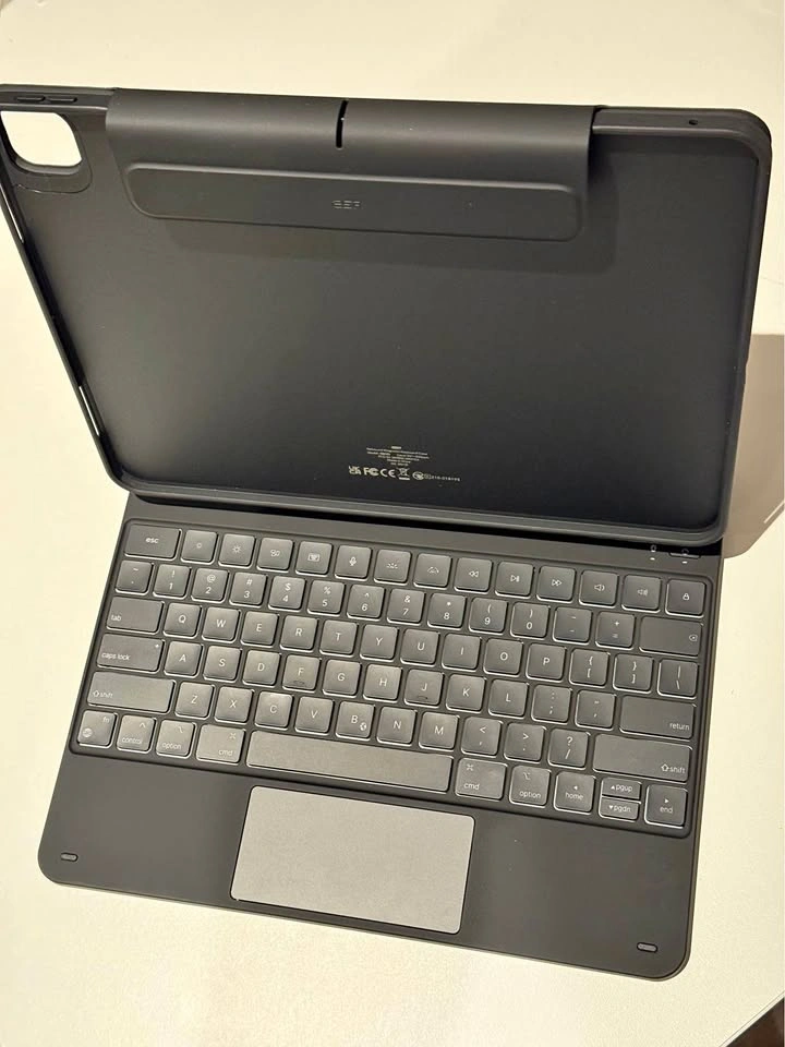 Brand New ESR iPad Pro 13 Inch Case with Keyboard (M5/M4)