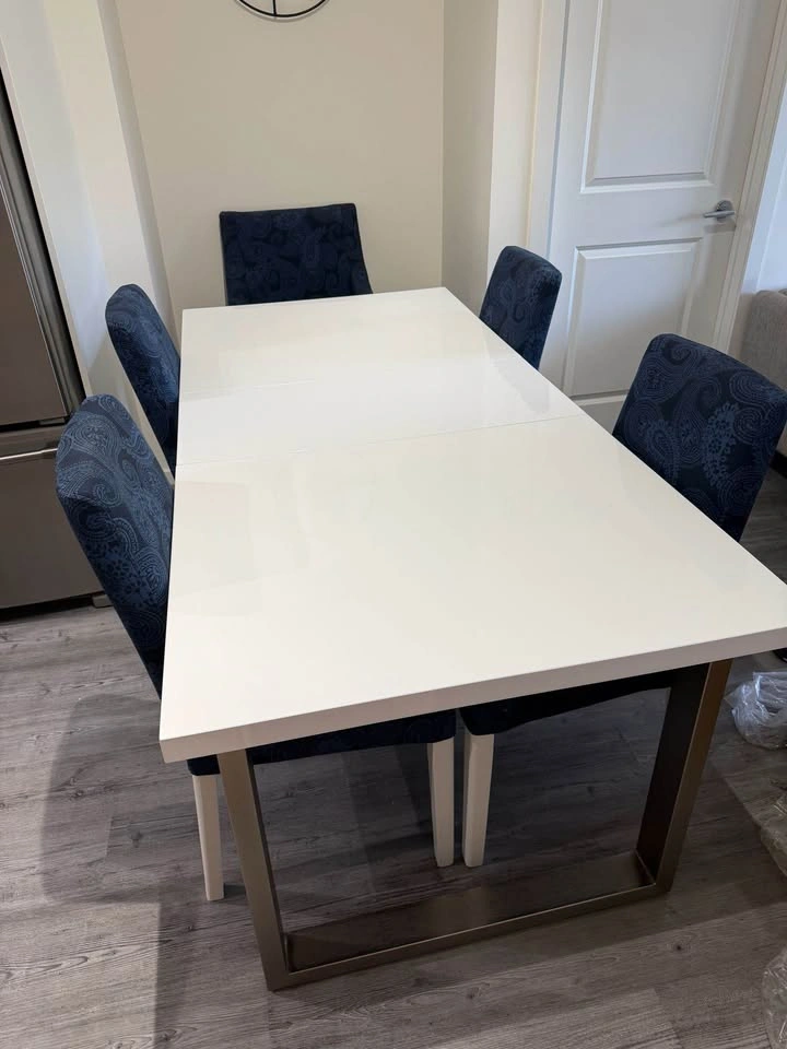 Modern extendable dining table - photo 3