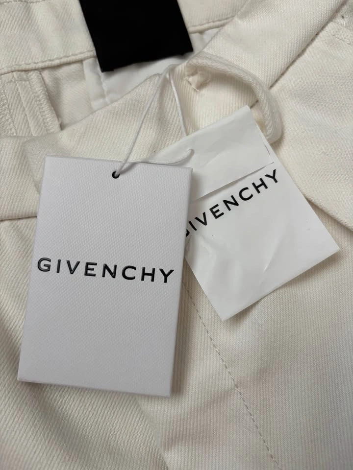 NWT Givenchy Shorts | Size 34, Retail $1390 - photo 4