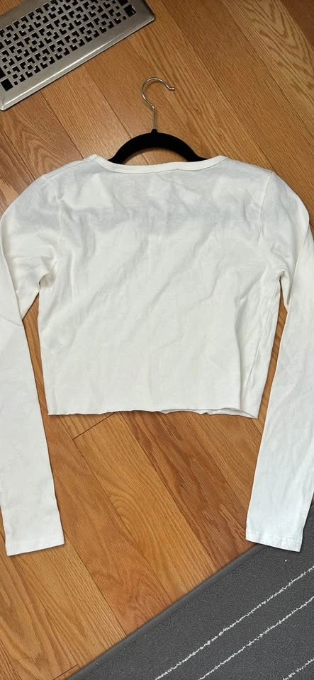 NWT Brandy Melville Long Sleeve - photo 2