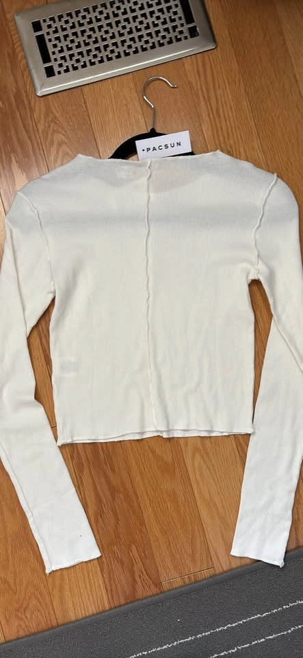 NWT Brandy Melville Long Sleeve - photo 2