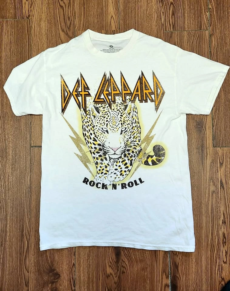 Def Leppard T Shirt - Size M