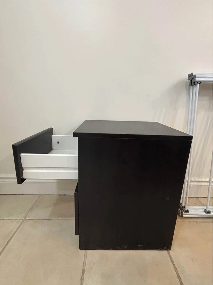 MOVING SALE - Bedside table IKEA Malm 2-Drawer Chest - photo 3