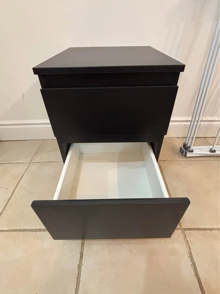 MOVING SALE - Bedside table IKEA Malm 2-Drawer Chest - photo 4