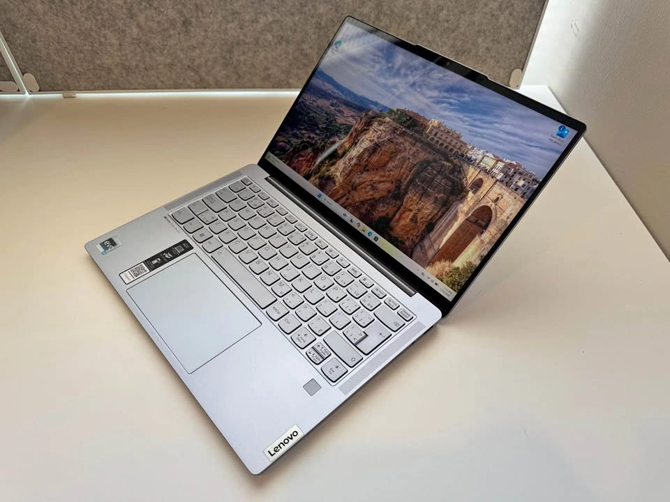 Lenovo Slim 7 14IRP8