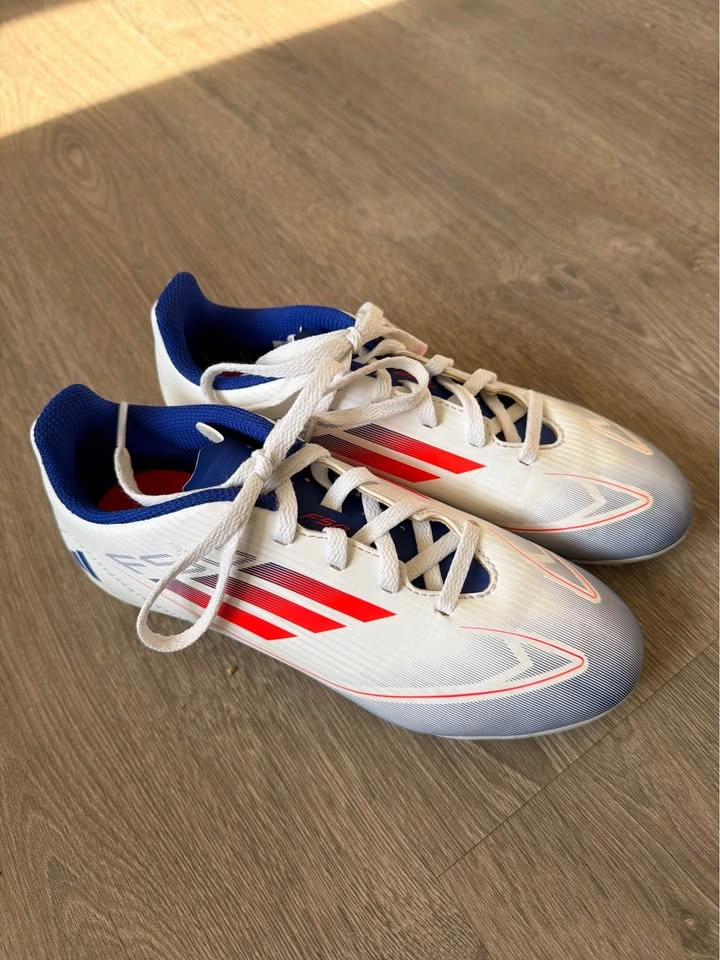 Matrix Pop Up Soccer Goal Shin Guards and Soccer Cleats - photo 3