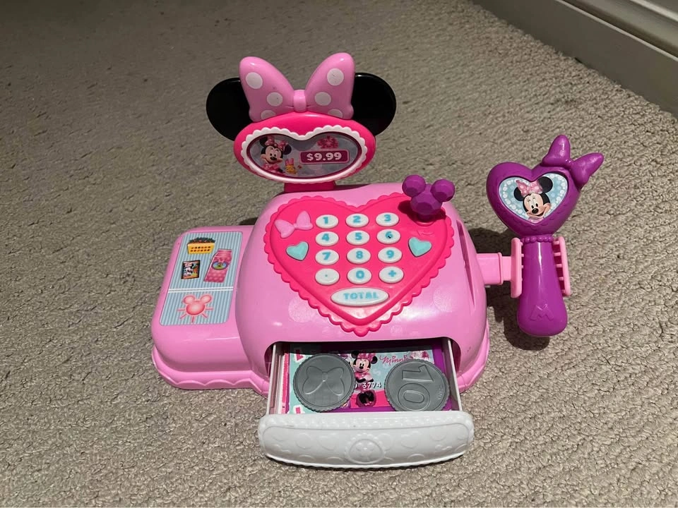Minnie Mouse cash register