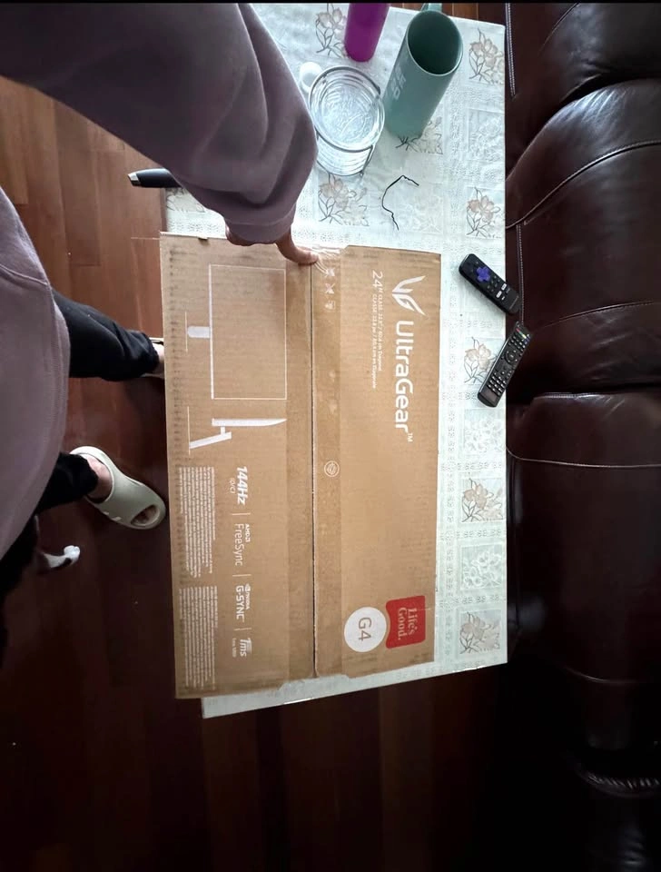 LG UltraGear 144Hz Monitor - photo 2