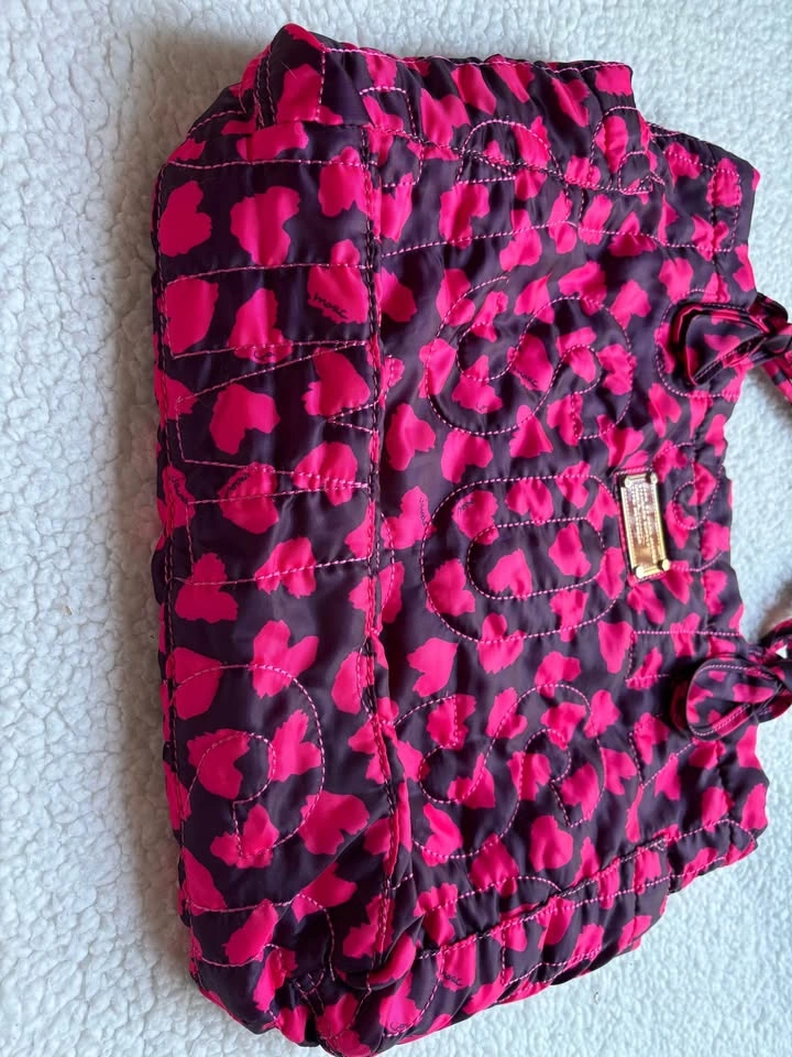 Marc Jacobs Large Pink/Purple Heart Quilted Nylon Tote Bag - photo 2