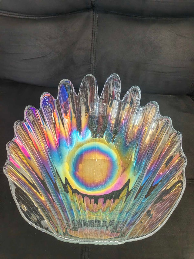 Mikasa Iridescent Shell Bowl