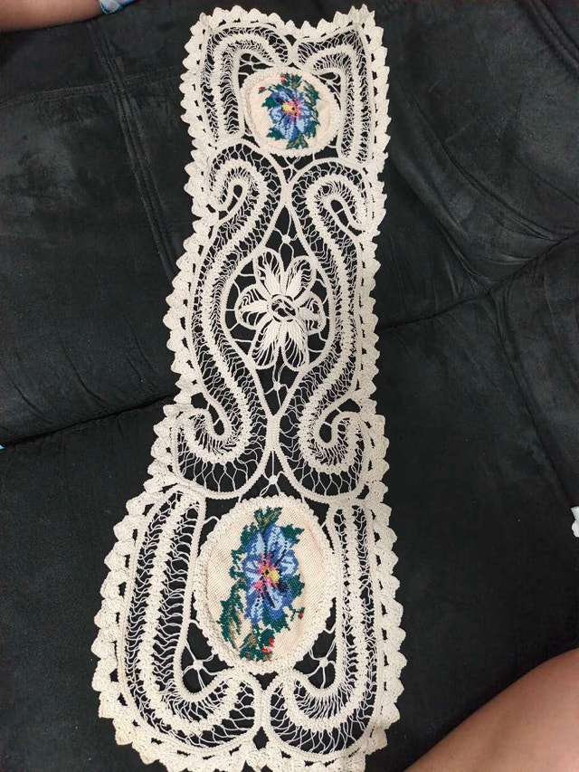 Vintage Embroidered Lace Doilies - photo 4