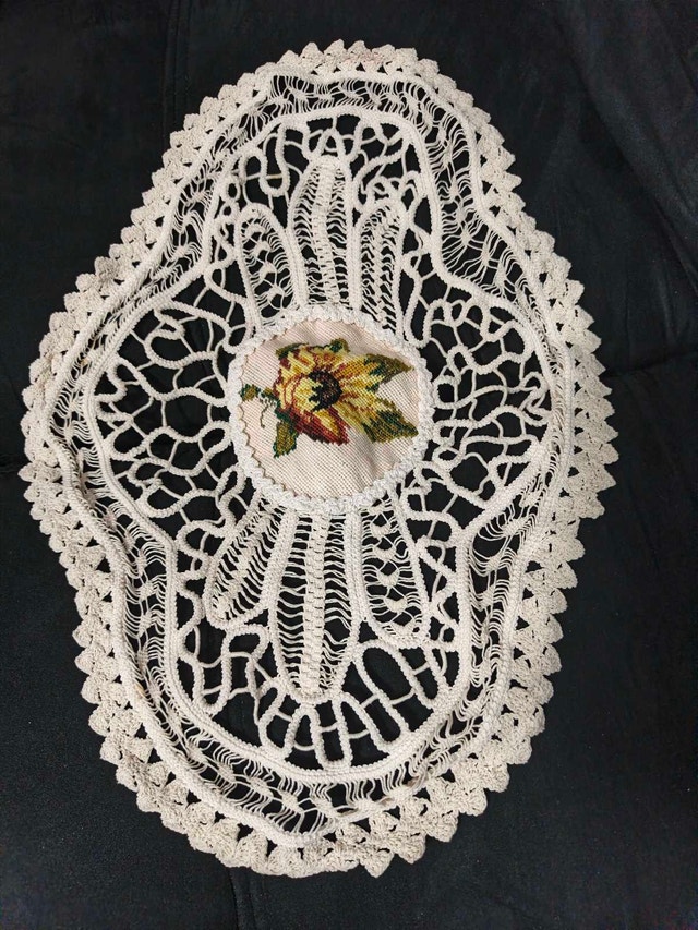 Vintage Embroidered Lace Doilies - photo 5