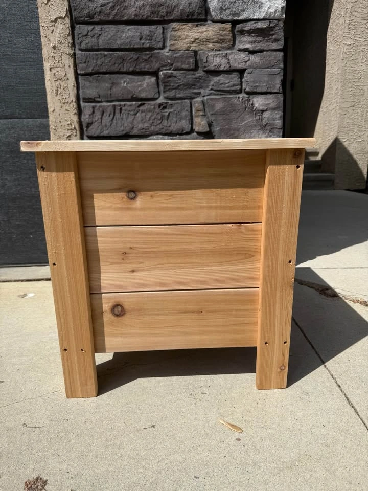 Large Cedar Planter - photo 2