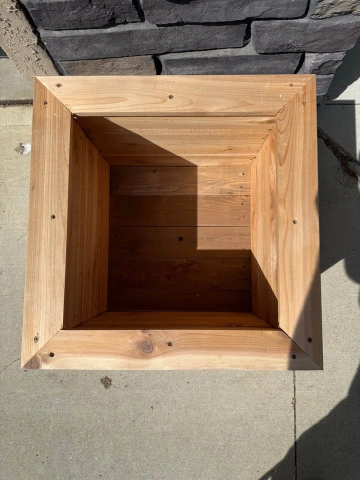 Large Cedar Planter - photo 3