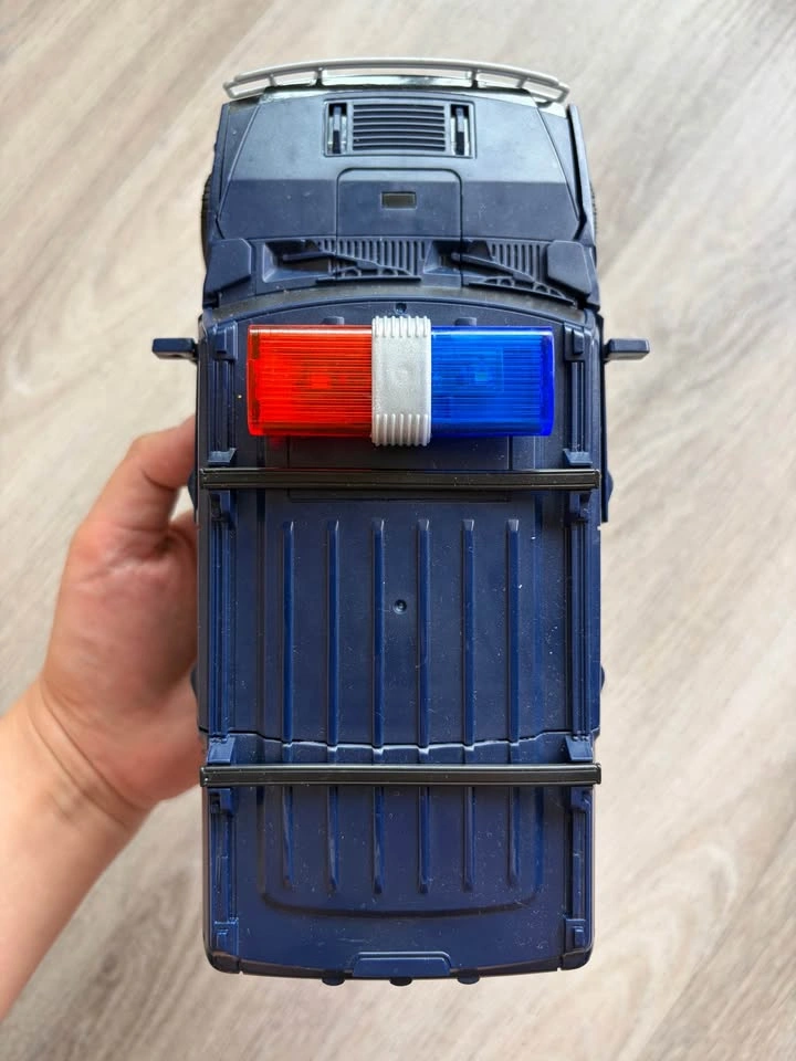Deformation Super Police Toy Truck - photo 3