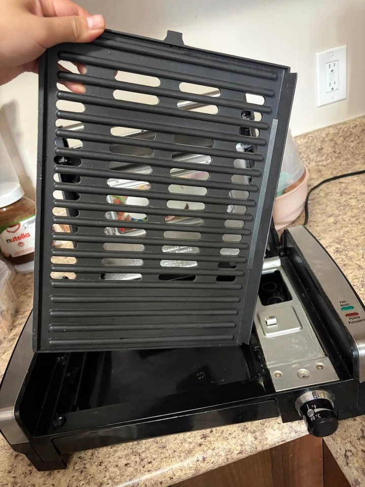 Hamilton Beach Electric Indoor Searing Grill - photo 2