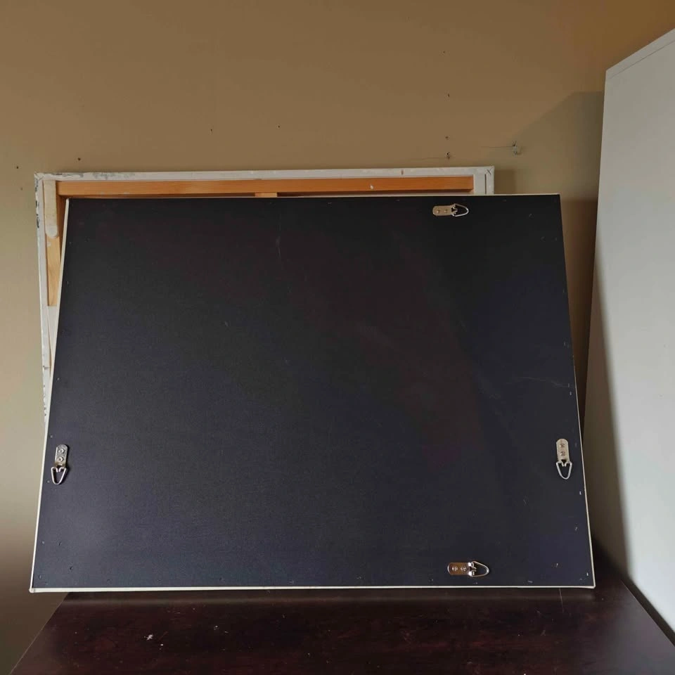 23.75" x 31.5" White Pleather Mirror with Jewels - photo 2