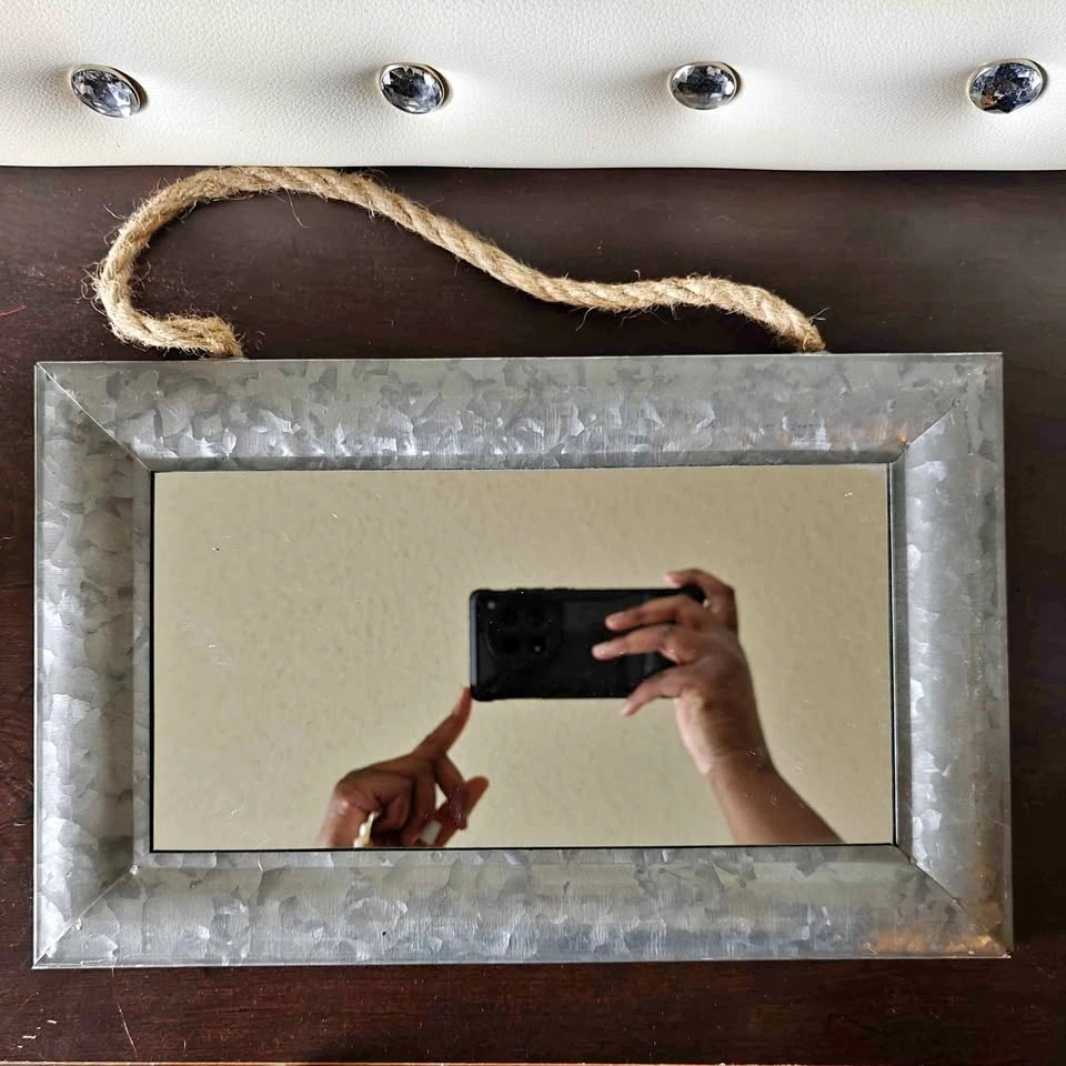 13.5" x 8.5" Metal mirror - Pick up in Ranchlands