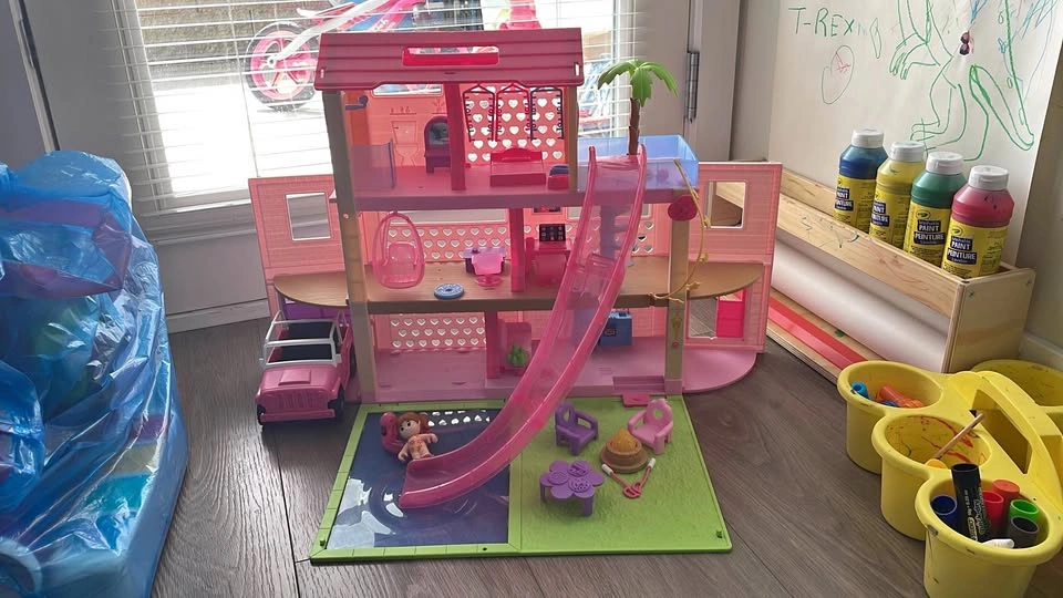 Doll house