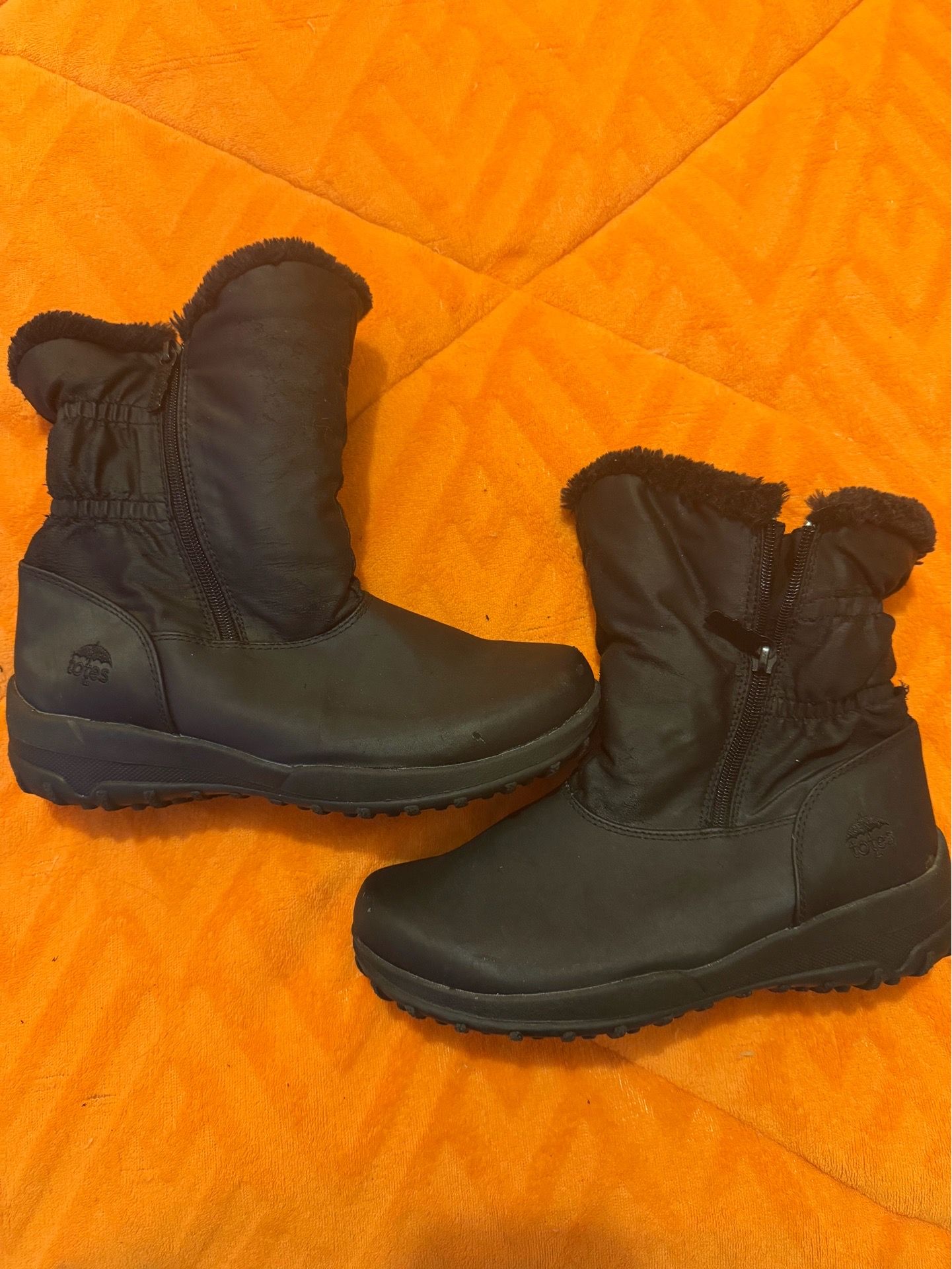 Totes Women's Black Winter Boots