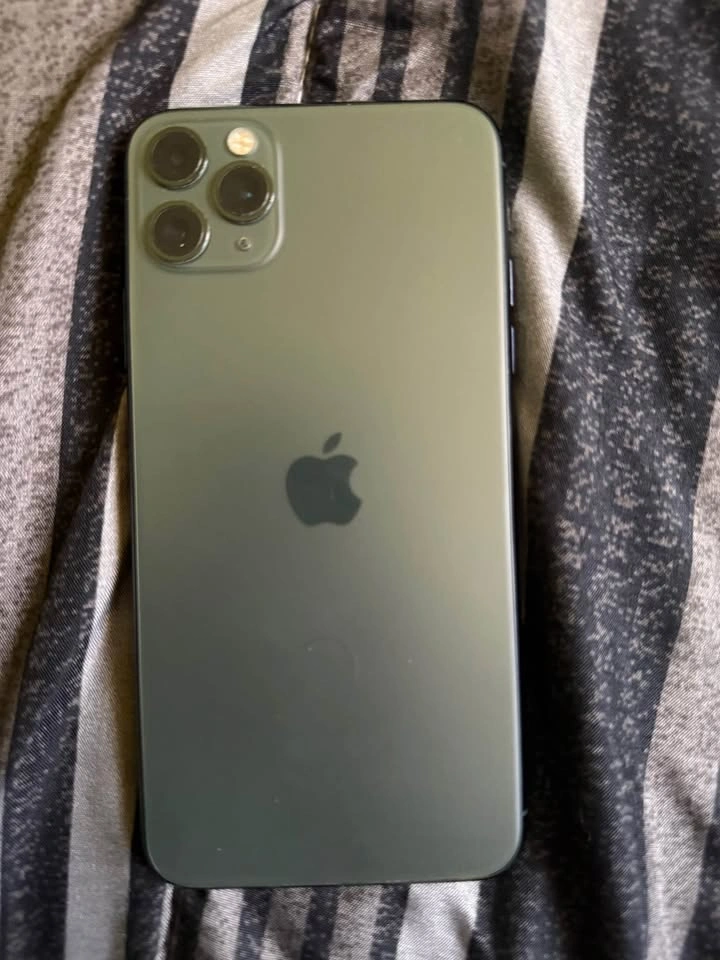 Iphone 11 pro max -256gb Green - photo 2