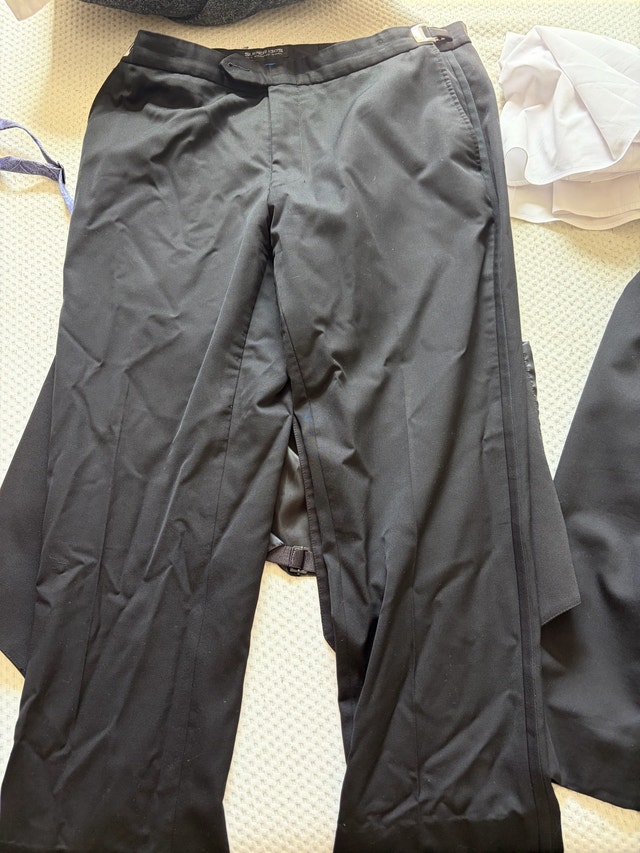 Vera Wang Black Tuxedo – Men’s Medium – Complete Formal Outfit - photo 3