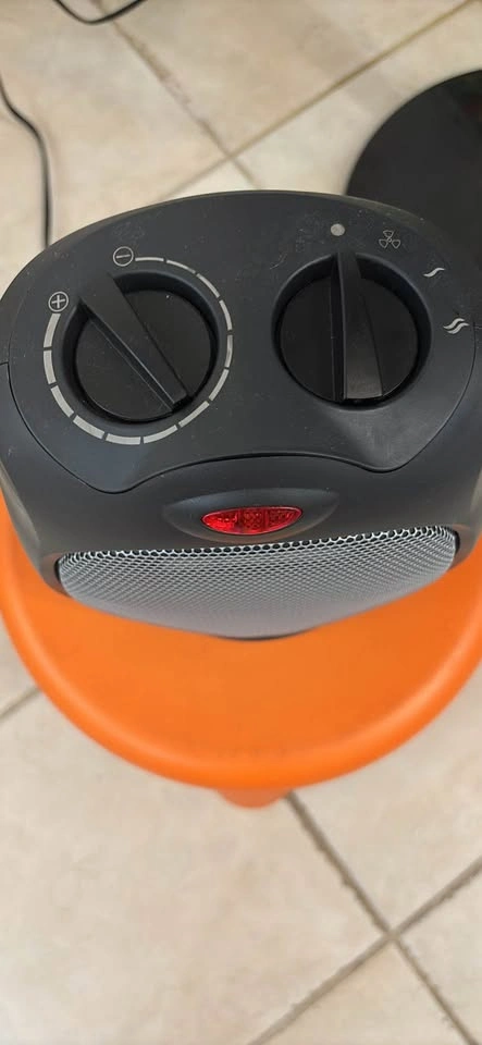 MOVING SALE - Portable Fan and heater - photo 2