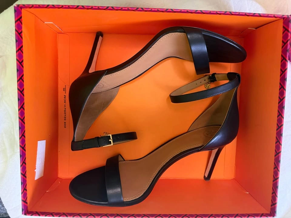Tory Burch Strappy Sandals 3” - Size 11 - photo 3