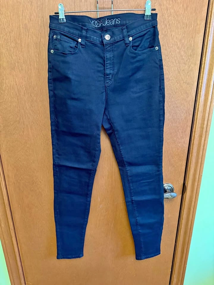 Womens Jeans - Yoga Jeans size 28