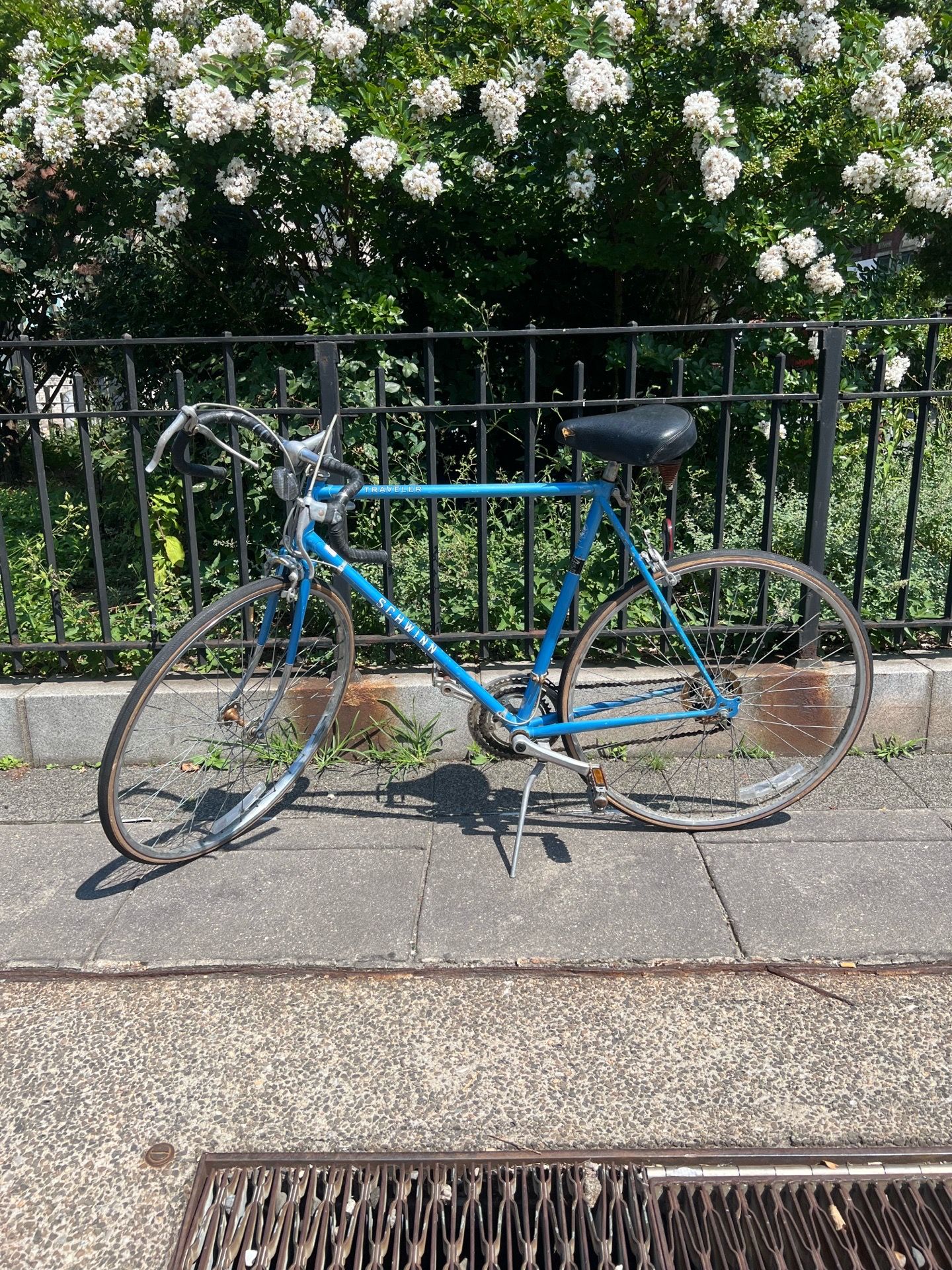 Schwinn Bike | 10 Speed | Good Condition - photo 2