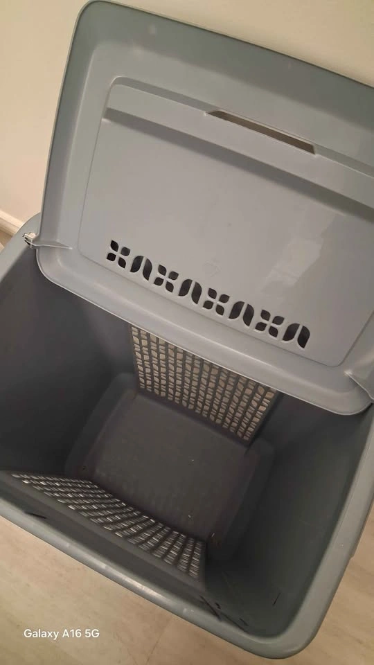 Blue Plastic Laundry Hamper - photo 3