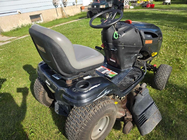 2011 Craftsman YT4000 Riding Lawn Mower 42-inch Deck - photo 3