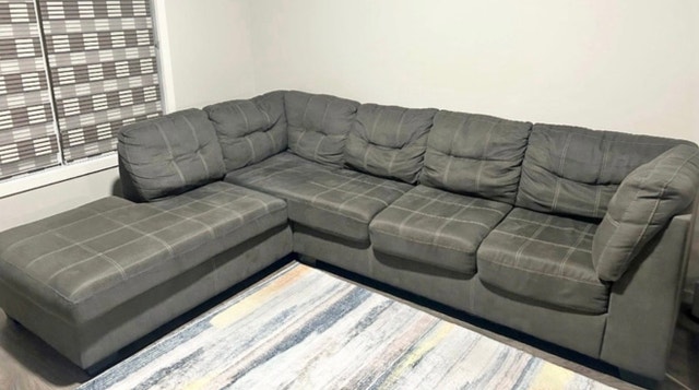 Large Clean Sectional Couch! (free Delivery)