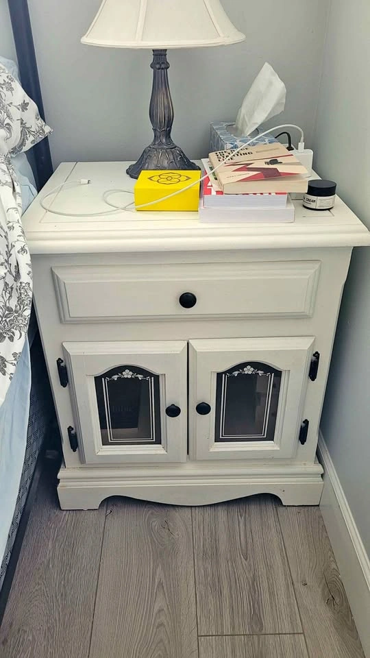 2 Bed Side Tables