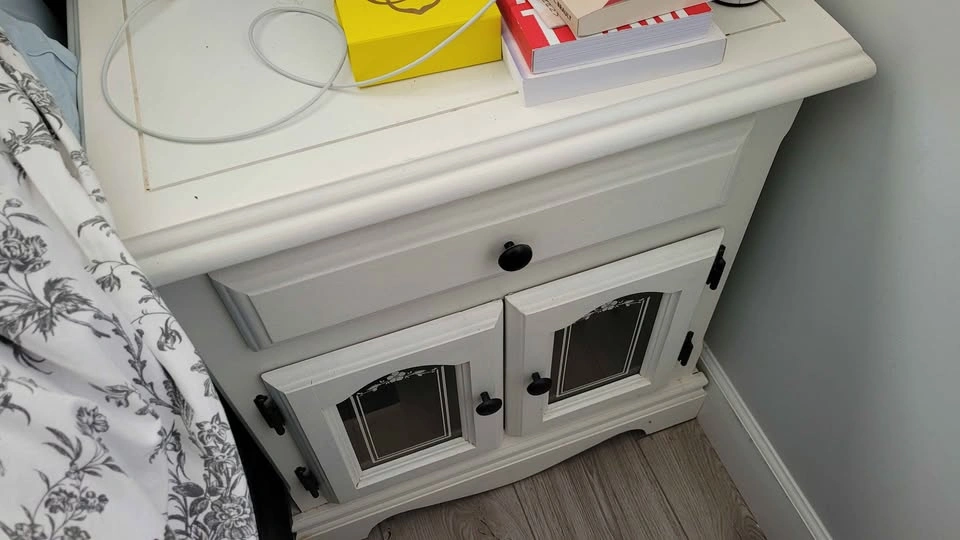 2 Bed Side Tables - photo 2