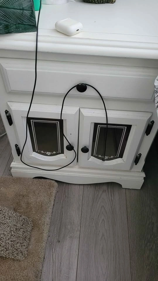 2 Bed Side Tables - photo 3